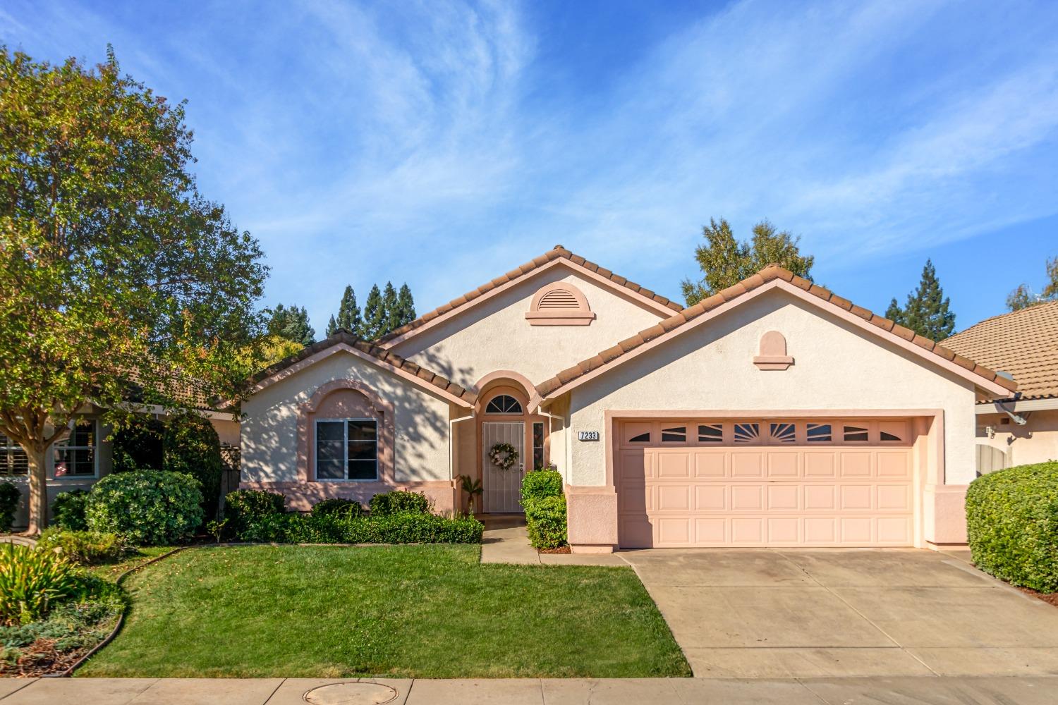 Detail Gallery Image 1 of 1 For 7233 Sunstream Way, Roseville,  CA 95747 - 2 Beds | 2 Baths