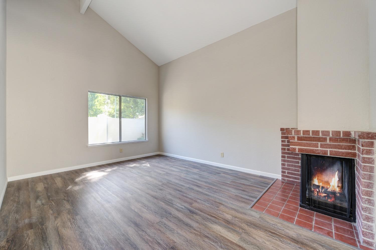 Detail Gallery Image 9 of 39 For 5886 Kahara Ct, Sacramento,  CA 95822 - 3 Beds | 2 Baths