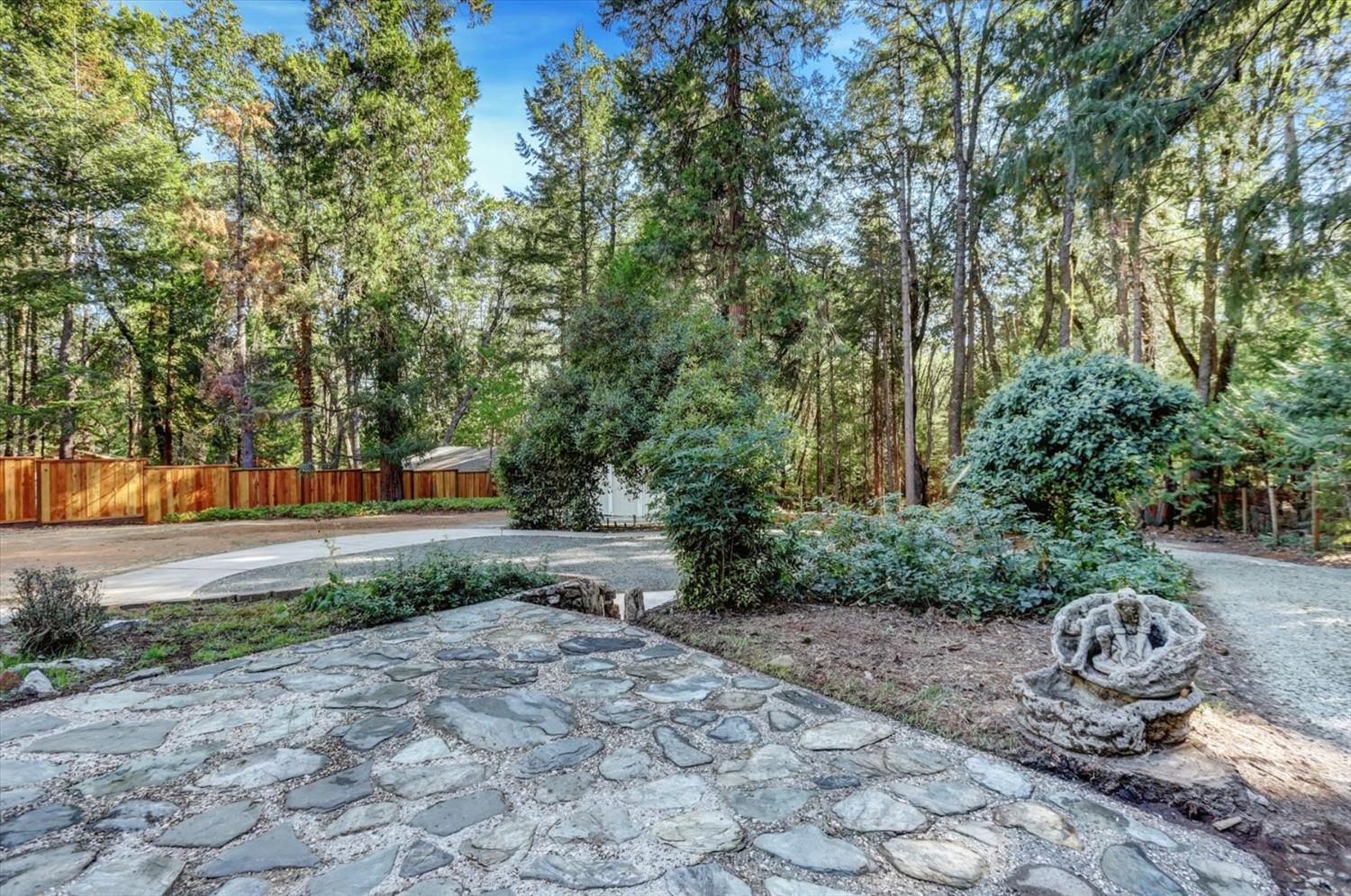 Detail Gallery Image 28 of 72 For 12942 Butterfly Dr, Nevada City,  CA 95959 - 4 Beds | 3 Baths