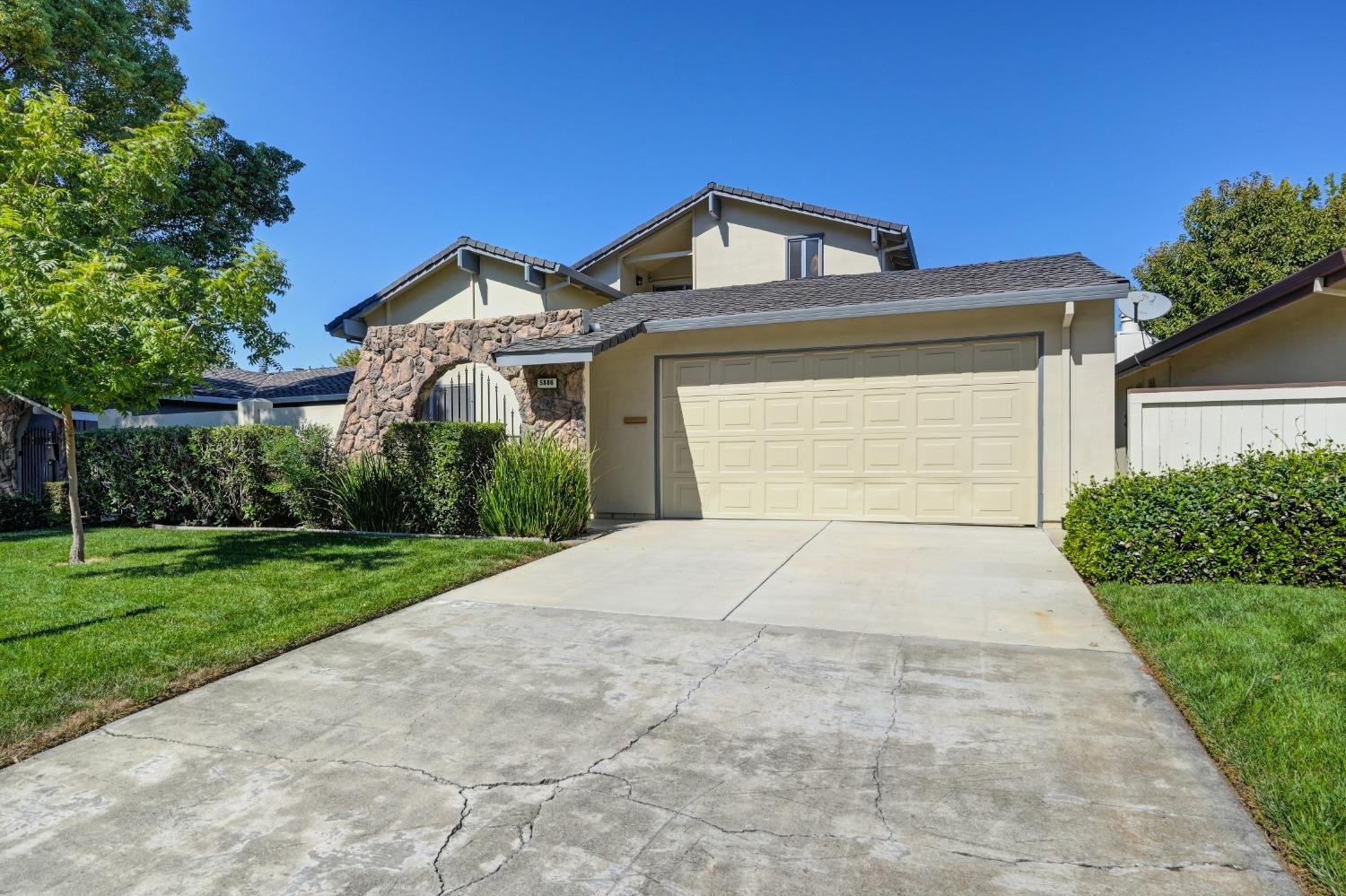 Detail Gallery Image 2 of 39 For 5886 Kahara Ct, Sacramento,  CA 95822 - 3 Beds | 2 Baths