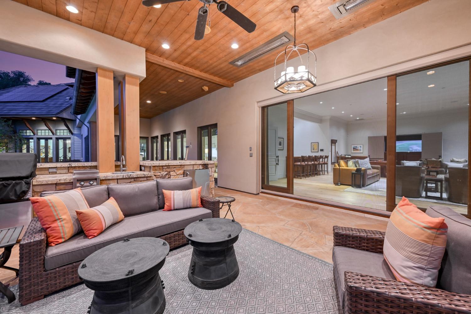 Detail Gallery Image 12 of 96 For 6345 Barcelona Ct, Granite Bay,  CA 95746 - 6 Beds | 5/2 Baths