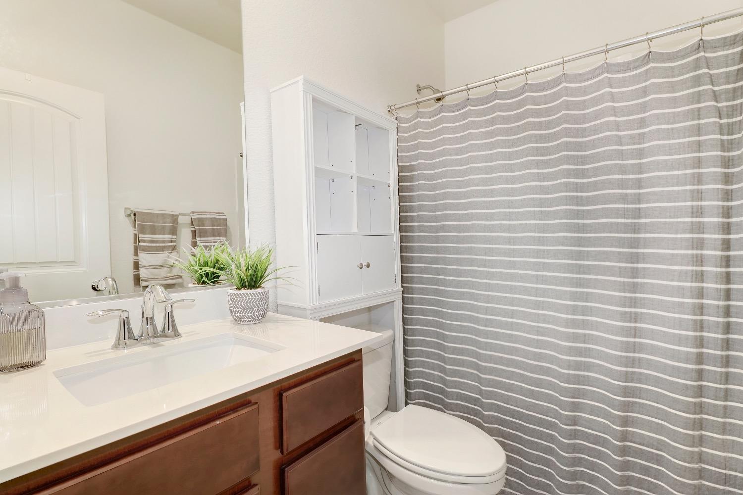 Detail Gallery Image 26 of 40 For 2474 Natomas Crossing Dr, Sacramento,  CA 95834 - 3 Beds | 2/1 Baths