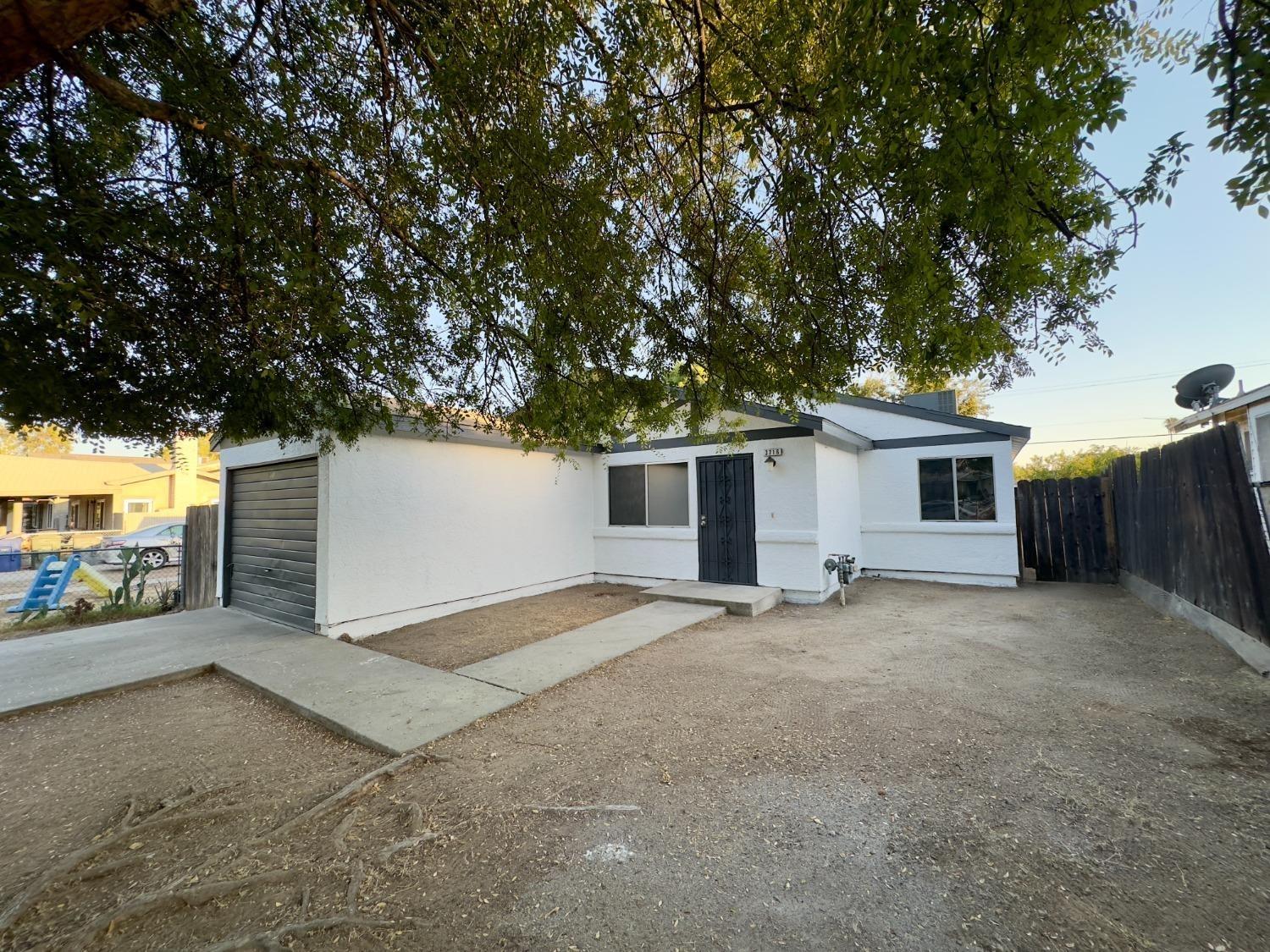 E Grant Avenue, Fresno, California image 3