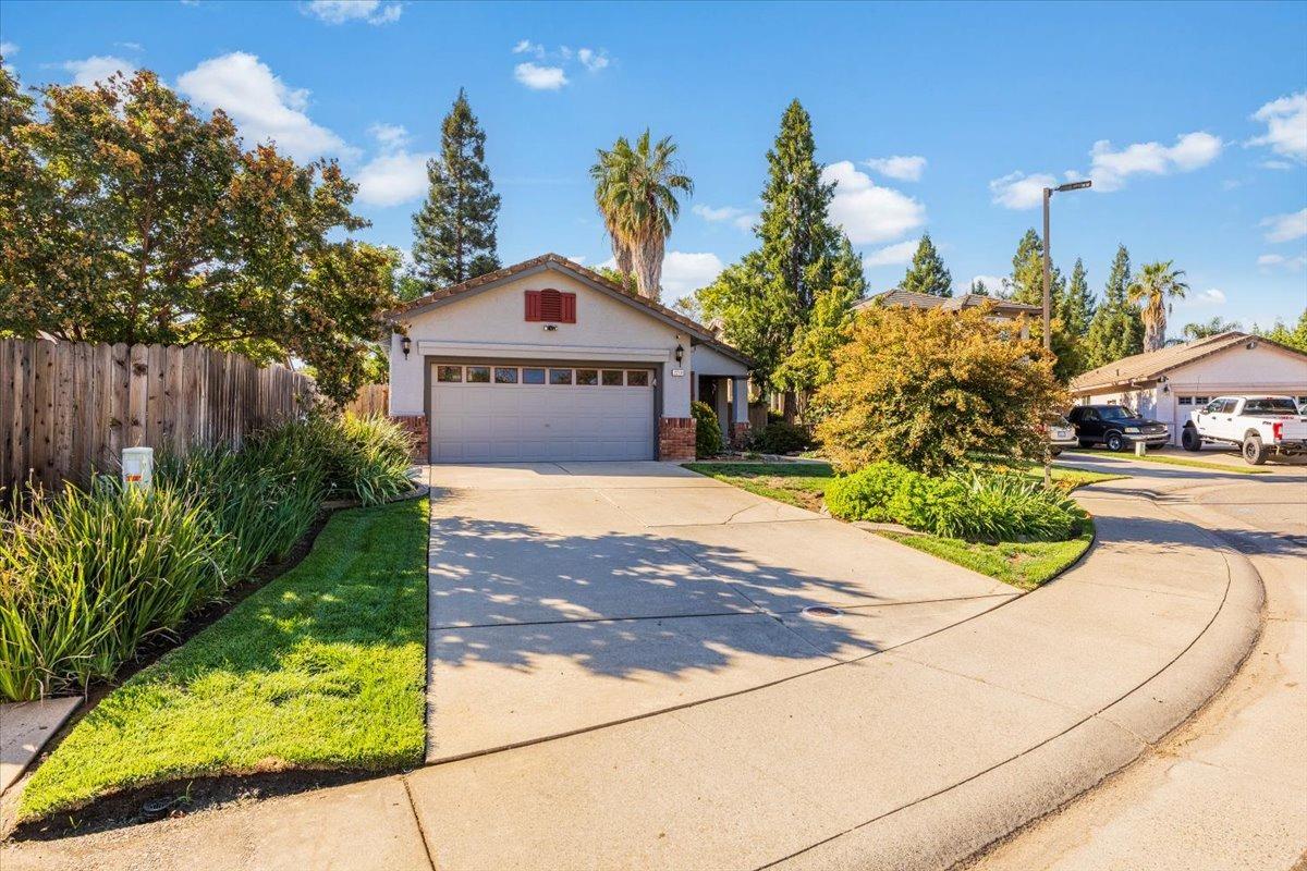 Detail Gallery Image 2 of 38 For 2219 Harter Ct, Folsom,  CA 95630 - 4 Beds | 2 Baths