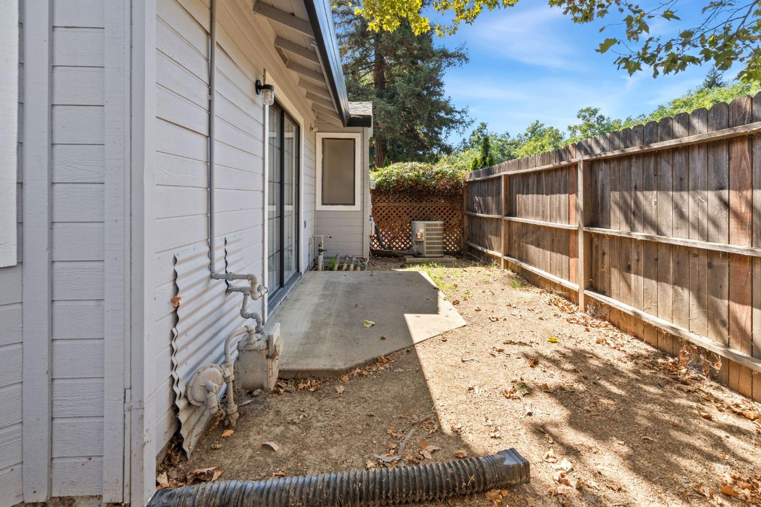 Detail Gallery Image 19 of 22 For 1930 San Juan Rd, Sacramento,  CA 95833 - 2 Beds | 2 Baths