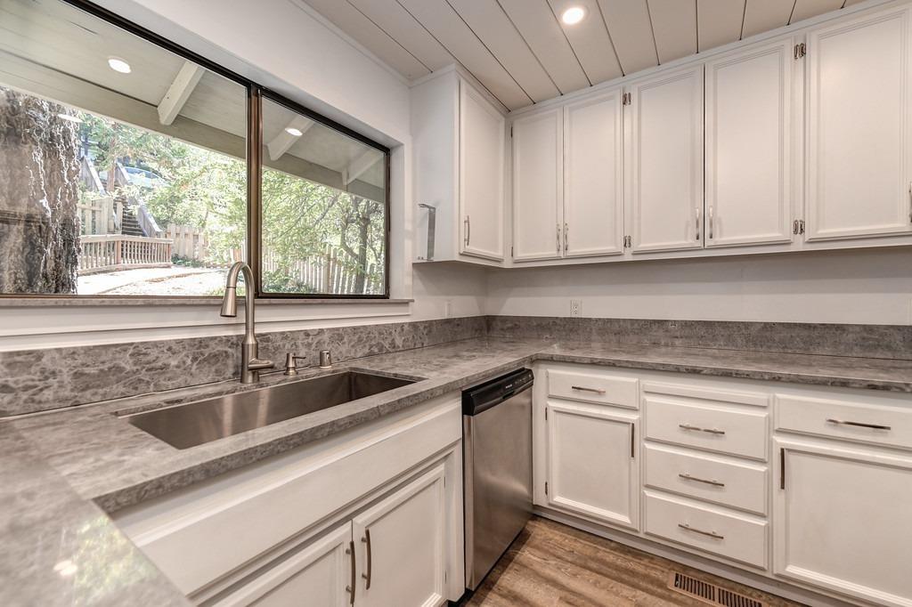 Detail Gallery Image 14 of 32 For 27985 Manzanita Trl, Colfax,  CA 95713 - 3 Beds | 2 Baths