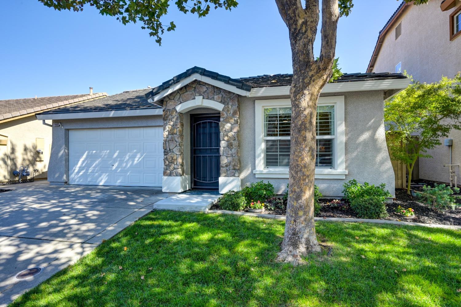 Detail Gallery Image 1 of 1 For 1600 Blue Squirrel St, Roseville,  CA 95747 - 3 Beds | 2 Baths