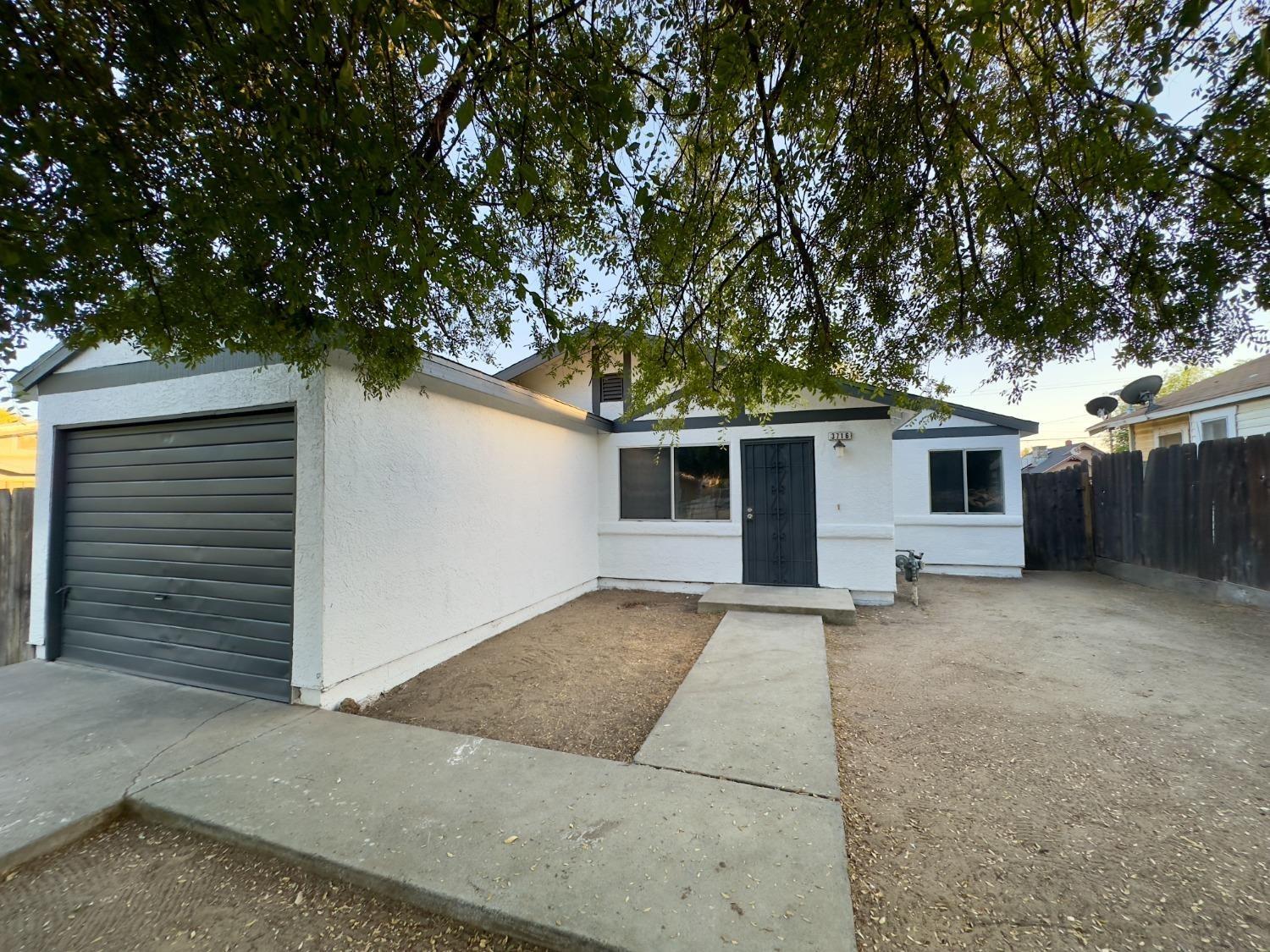 E Grant Avenue, Fresno, California image 2