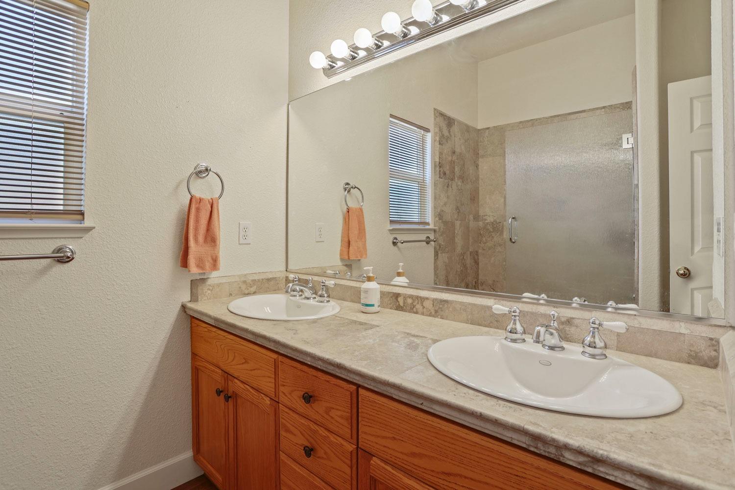 Detail Gallery Image 34 of 48 For 2912 Cumbria Way, Lodi,  CA 95242 - 4 Beds | 2/1 Baths