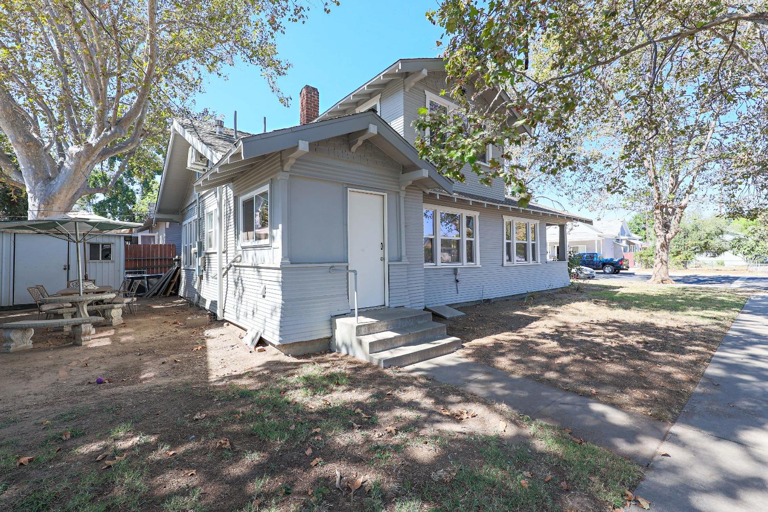 Detail Gallery Image 6 of 42 For 121 N Laurel St, Turlock,  CA 95380 - – Beds | – Baths