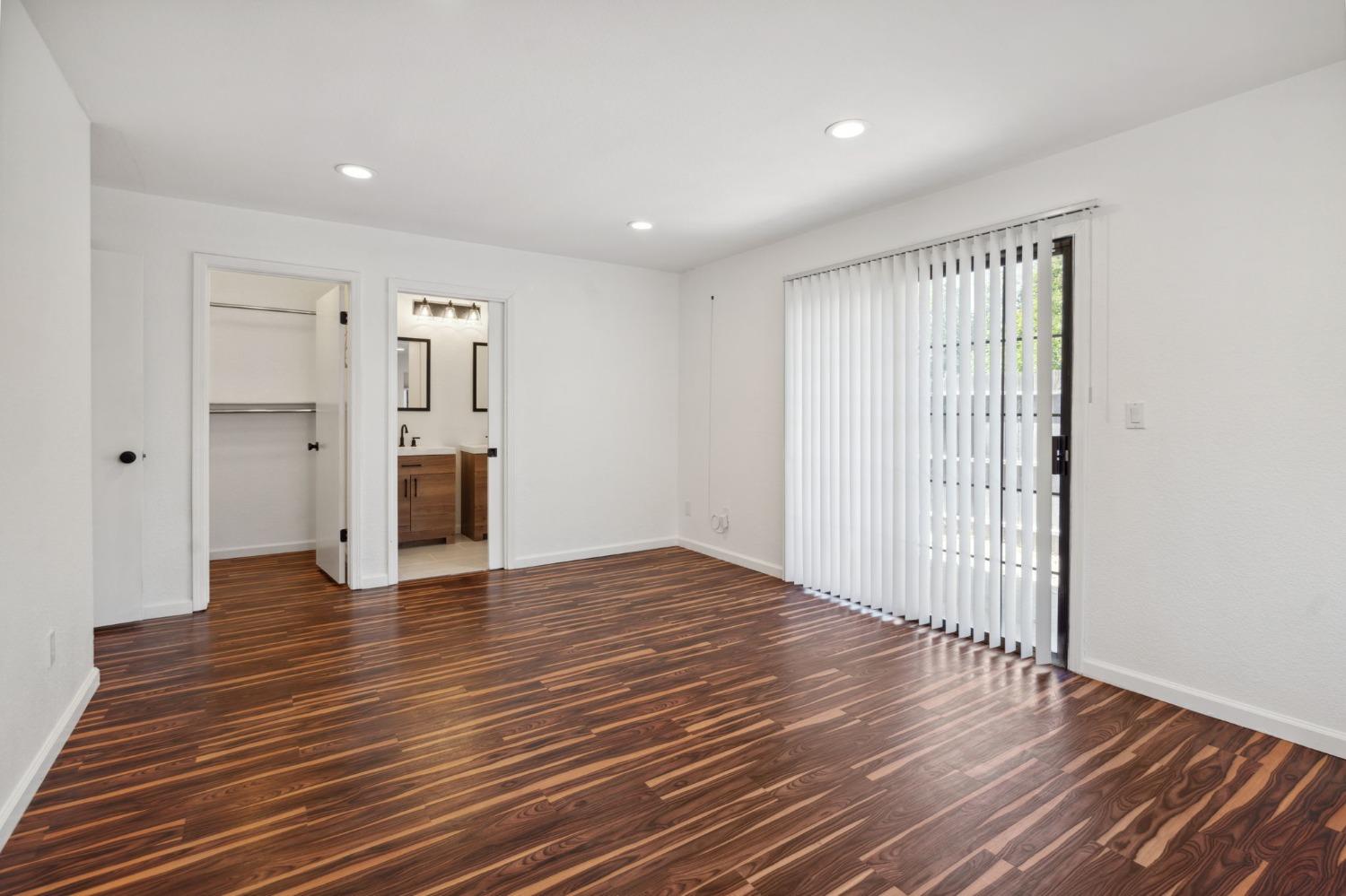 Detail Gallery Image 13 of 22 For 1930 San Juan Rd, Sacramento,  CA 95833 - 2 Beds | 2 Baths