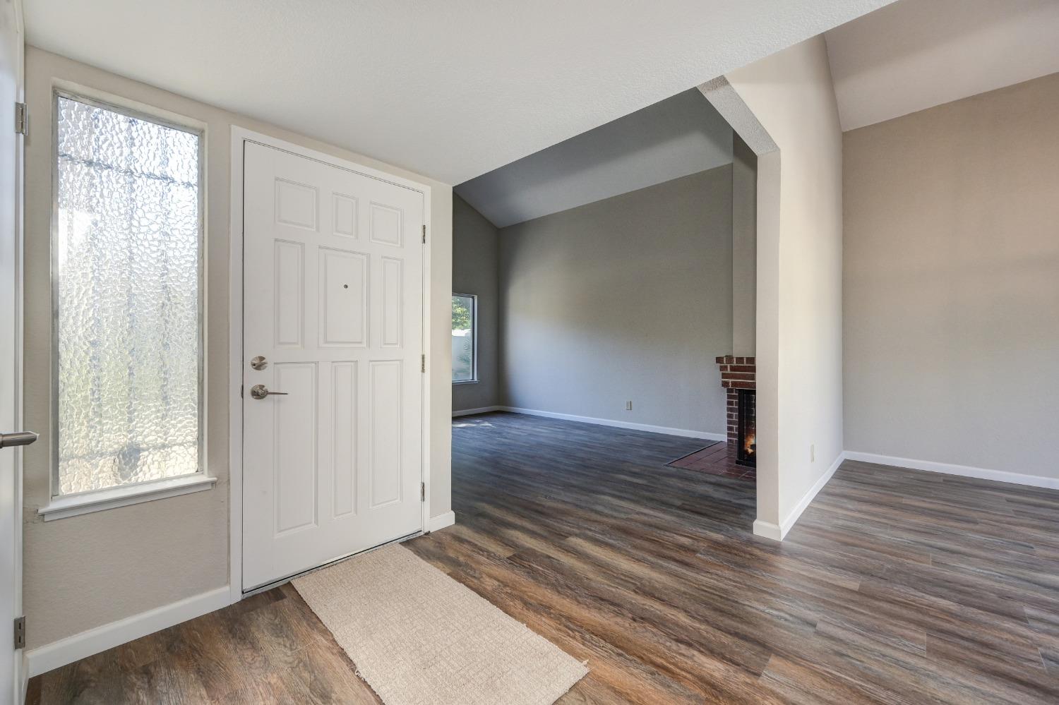 Detail Gallery Image 8 of 39 For 5886 Kahara Ct, Sacramento,  CA 95822 - 3 Beds | 2 Baths