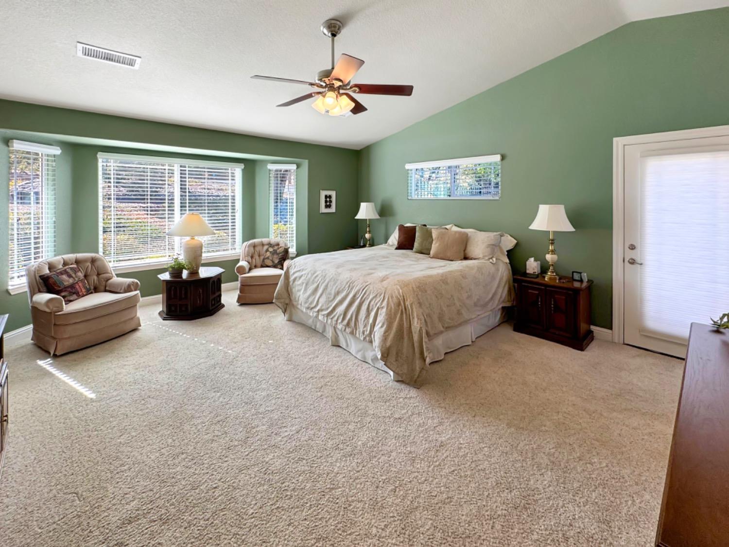 Detail Gallery Image 15 of 38 For 4062 Helen Ln, Auburn,  CA 95602 - 4 Beds | 2 Baths