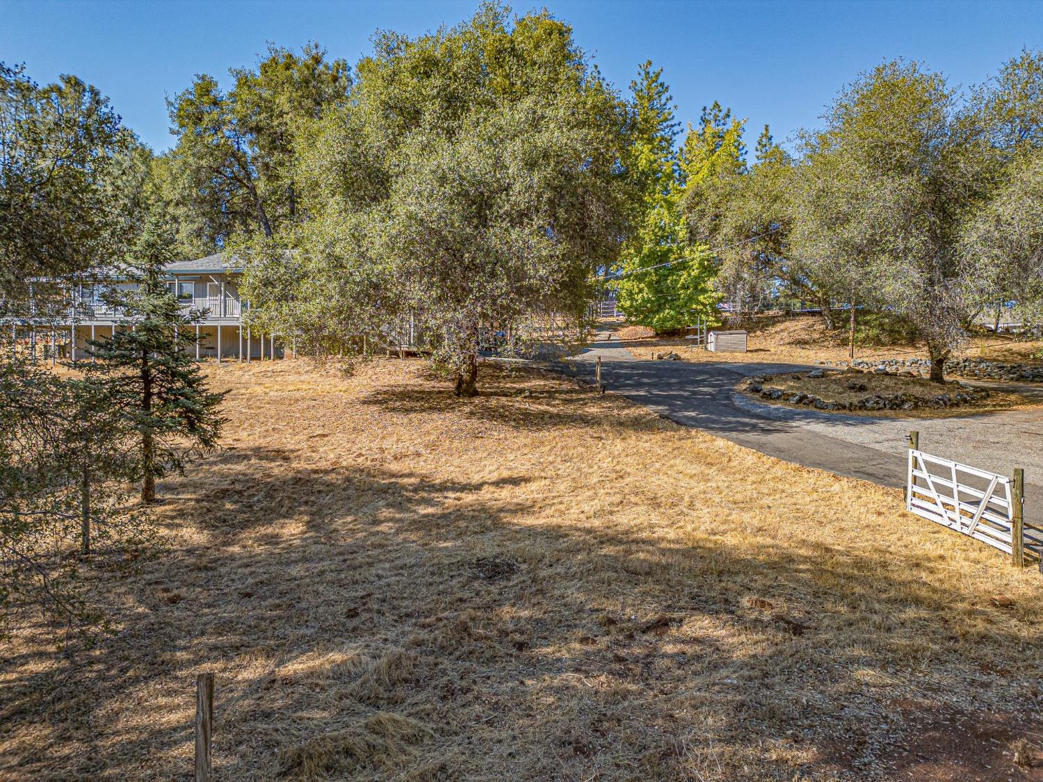 Detail Gallery Image 10 of 57 For 2470 Secret Ravine Trail, Cool,  CA 95614 - 3 Beds | 2 Baths