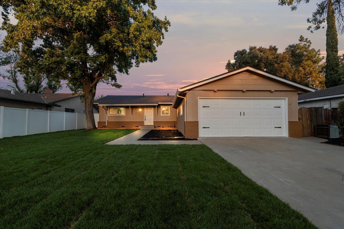 Detail Gallery Image 1 of 1 For 705 Scenic View Ct, Modesto,  CA 95354 - 3 Beds | 2 Baths