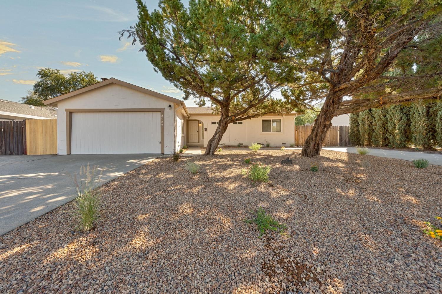 Detail Gallery Image 1 of 35 For 2520 Casa Del Oro Way, Rocklin,  CA 95677 - 3 Beds | 2 Baths