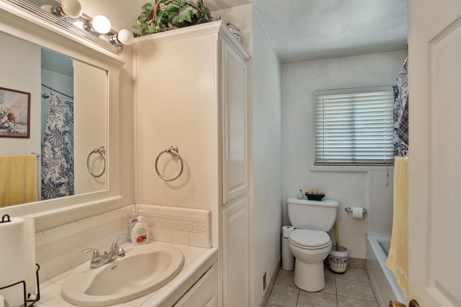 Detail Gallery Image 12 of 25 For 185 North Ave, Turlock,  CA 95382 - 3 Beds | 2 Baths