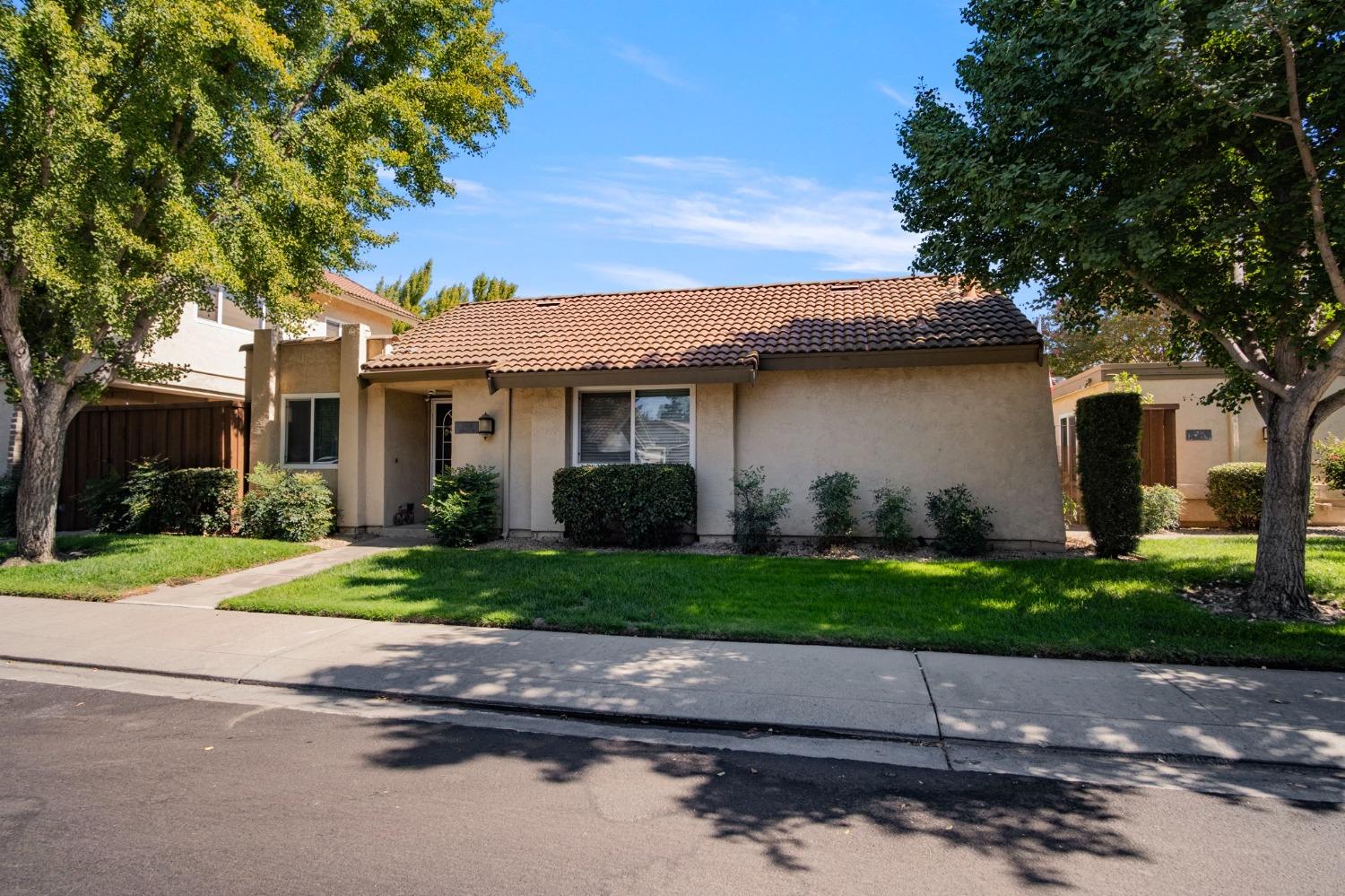 Detail Gallery Image 3 of 21 For 3608 Fawndale Dr, Modesto,  CA 95356 - 2 Beds | 2 Baths