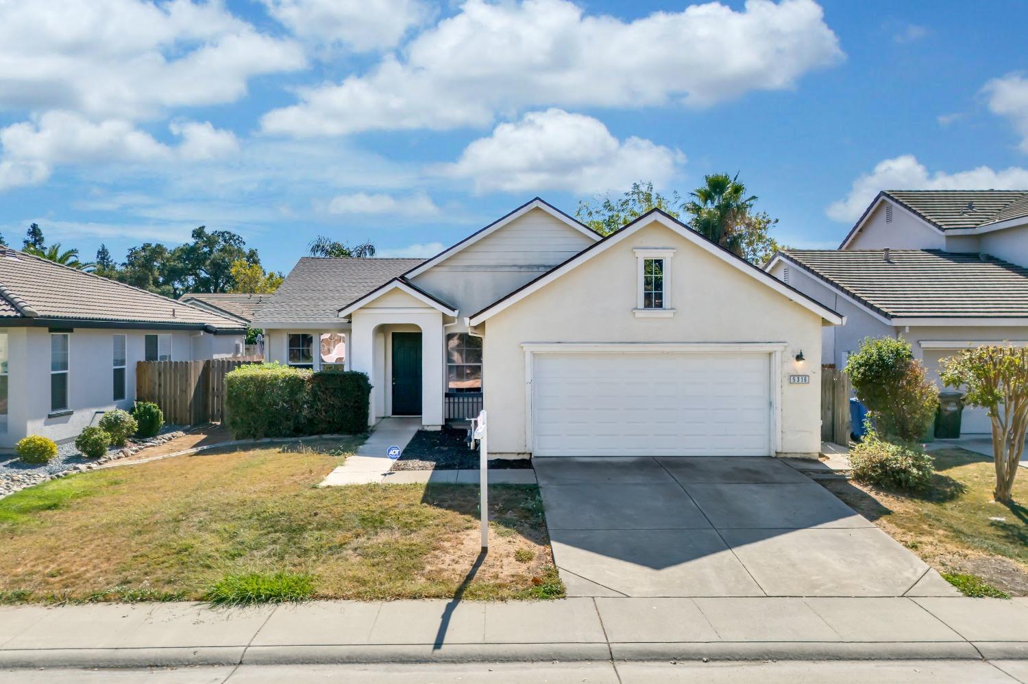 Detail Gallery Image 1 of 1 For 5316 Friesian Way, Elk Grove,  CA 95757 - 3 Beds | 2 Baths