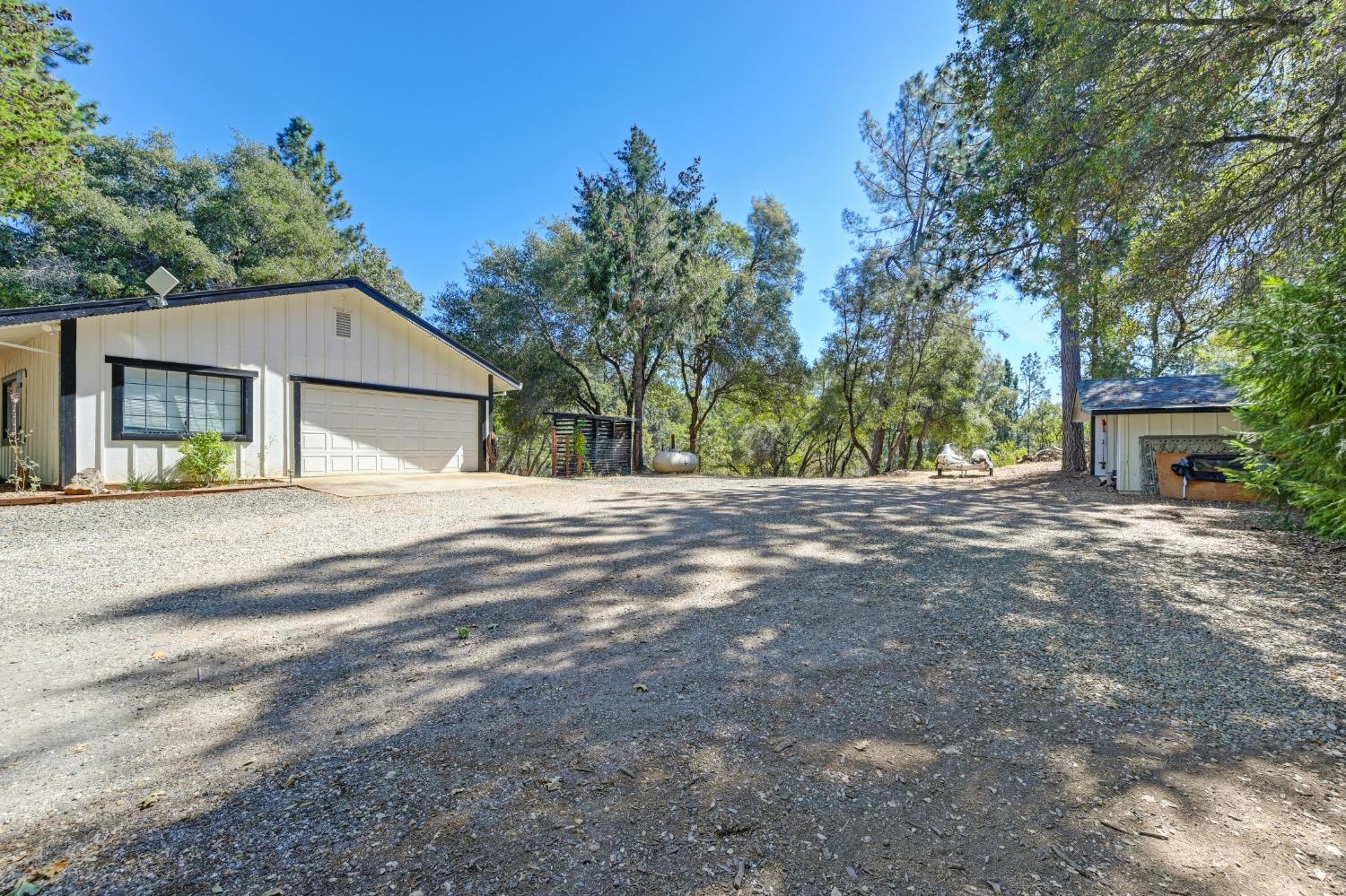 Detail Gallery Image 7 of 99 For 10493 Maranatha Pl, Grass Valley,  CA 95949 - 3 Beds | 2 Baths