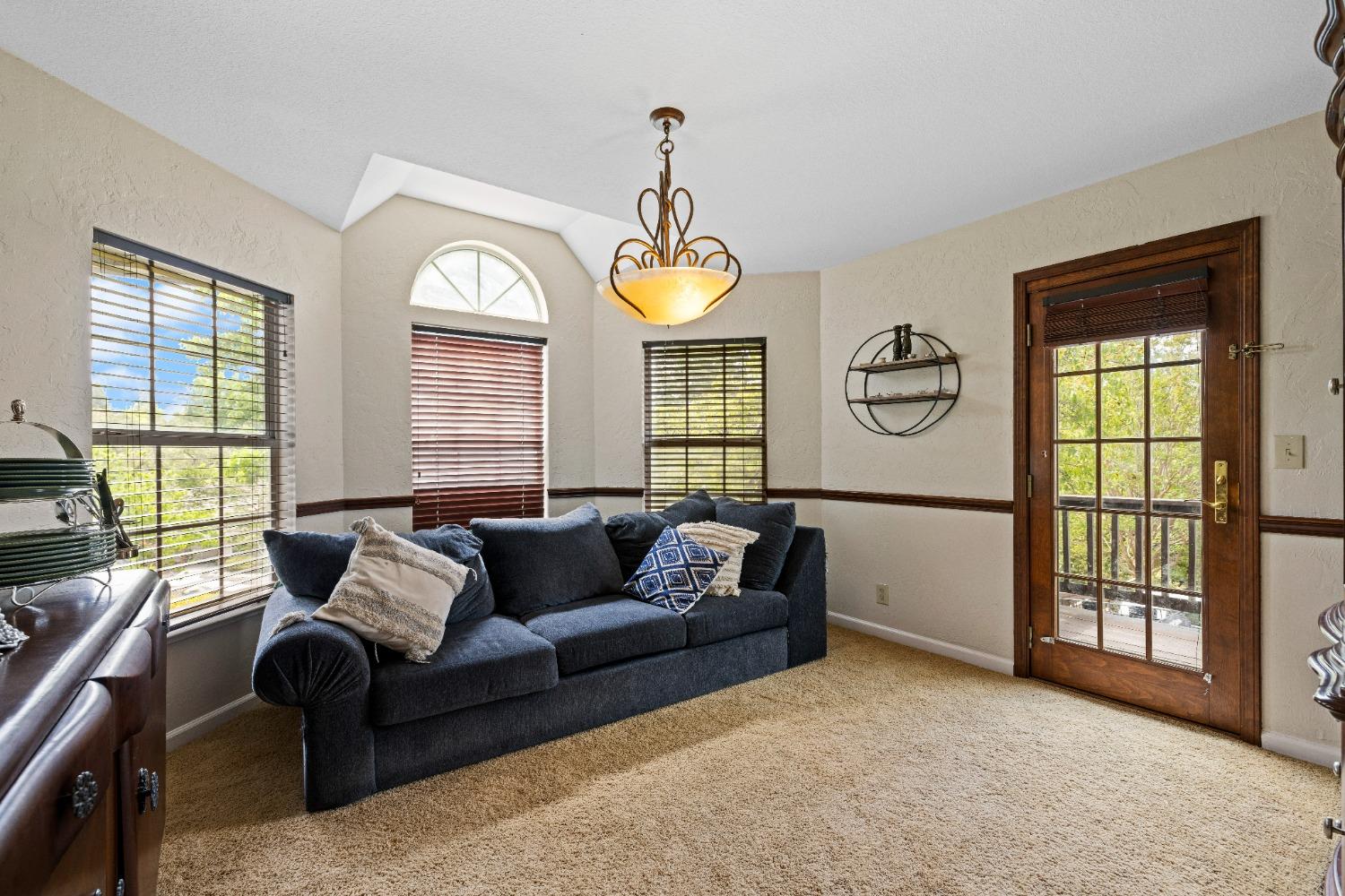 Detail Gallery Image 16 of 37 For 2022 Ahoy Ct, El Dorado Hills,  CA 95762 - 4 Beds | 3/1 Baths