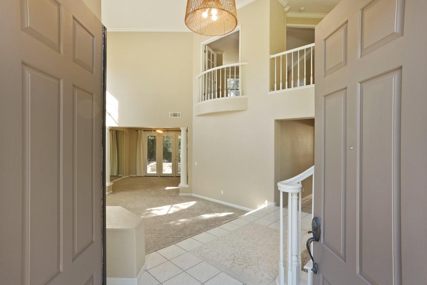 Detail Gallery Image 5 of 73 For 3323 Gleneagles Dr, Stockton,  CA 95219 - 4 Beds | 4 Baths