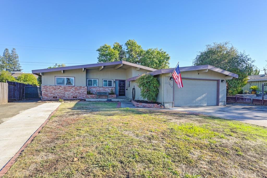 Detail Gallery Image 2 of 33 For 5414 Chauncey Way, Orangevale,  CA 95662 - 4 Beds | 2 Baths