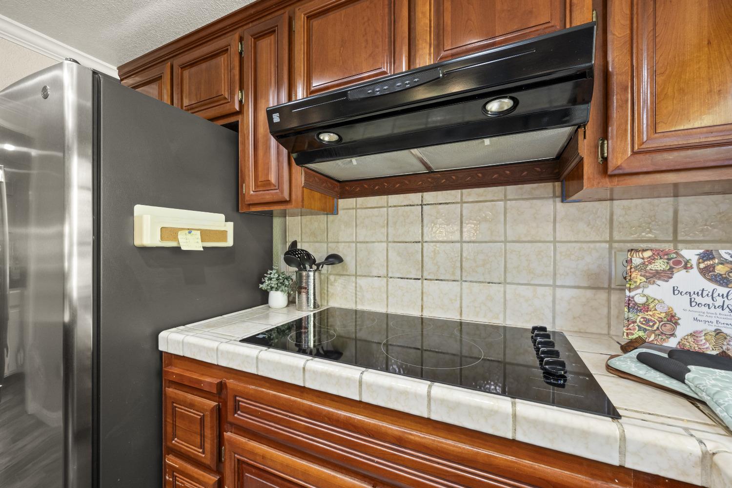 Detail Gallery Image 33 of 53 For 4200 Thistledown Dr, Fair Oaks,  CA 95628 - 4 Beds | 2/1 Baths