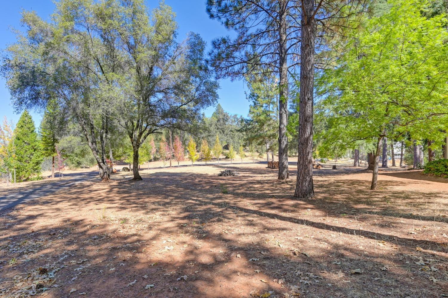 Detail Gallery Image 2 of 99 For 10493 Maranatha Pl, Grass Valley,  CA 95949 - 3 Beds | 2 Baths