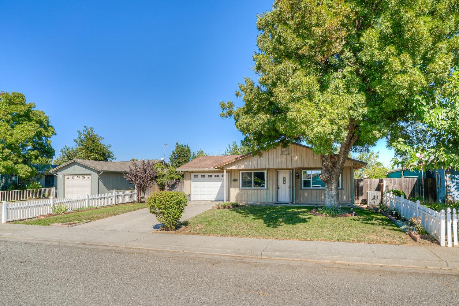 Detail Gallery Image 2 of 37 For 130 E Cedar, Maxwell,  CA 95955 - 3 Beds | 1/1 Baths