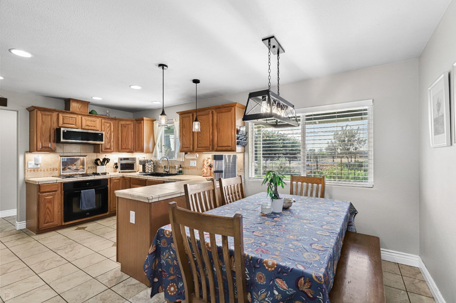 Detail Gallery Image 17 of 85 For 10855 E Tokay Colony Rd, Lodi,  CA 95240 - 3 Beds | 2 Baths