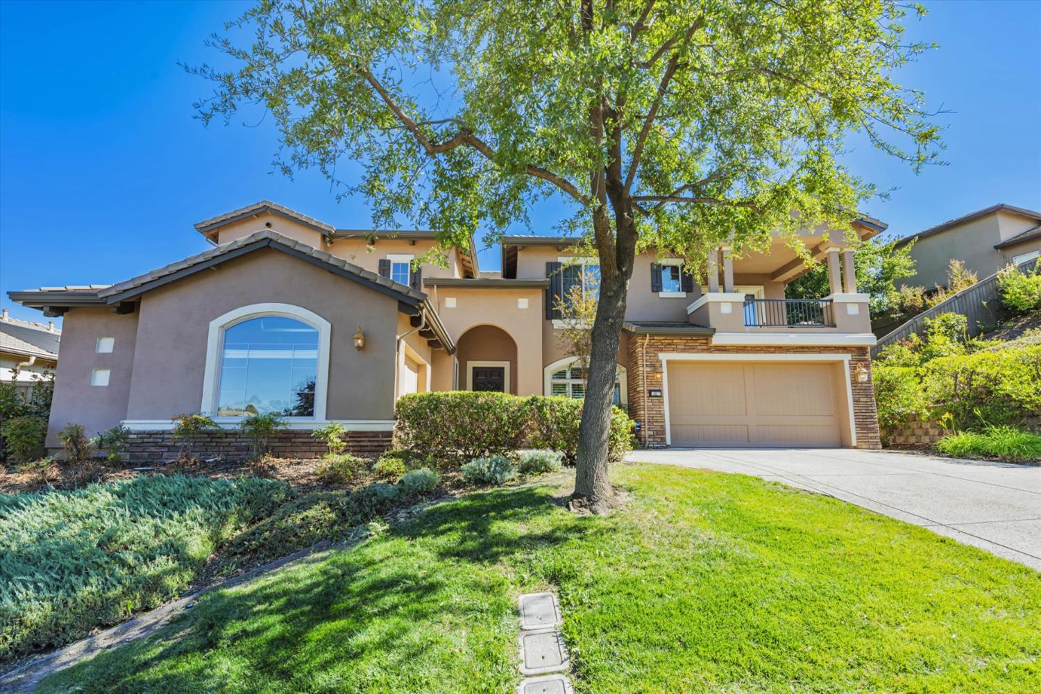 Detail Gallery Image 2 of 59 For 1027 Terracina Dr, El Dorado Hills,  CA 95762 - 5 Beds | 4/1 Baths