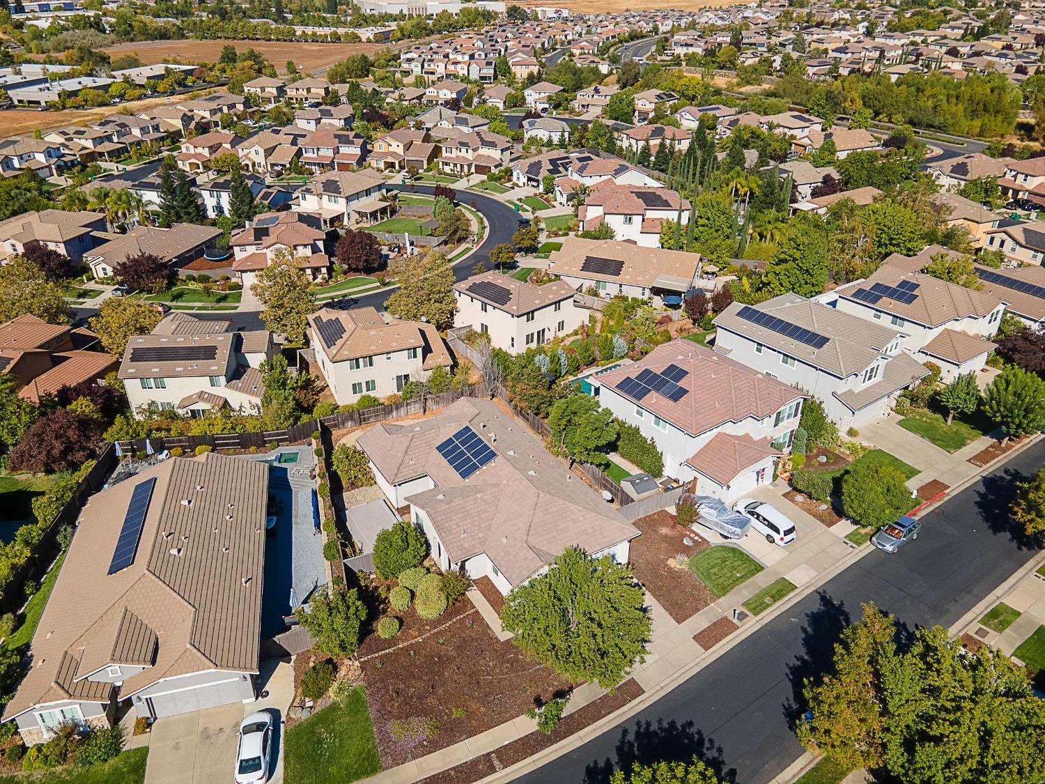 Detail Gallery Image 15 of 56 For 2065 Larkstone Pl, El Dorado Hills,  CA 95762 - 4 Beds | 2 Baths