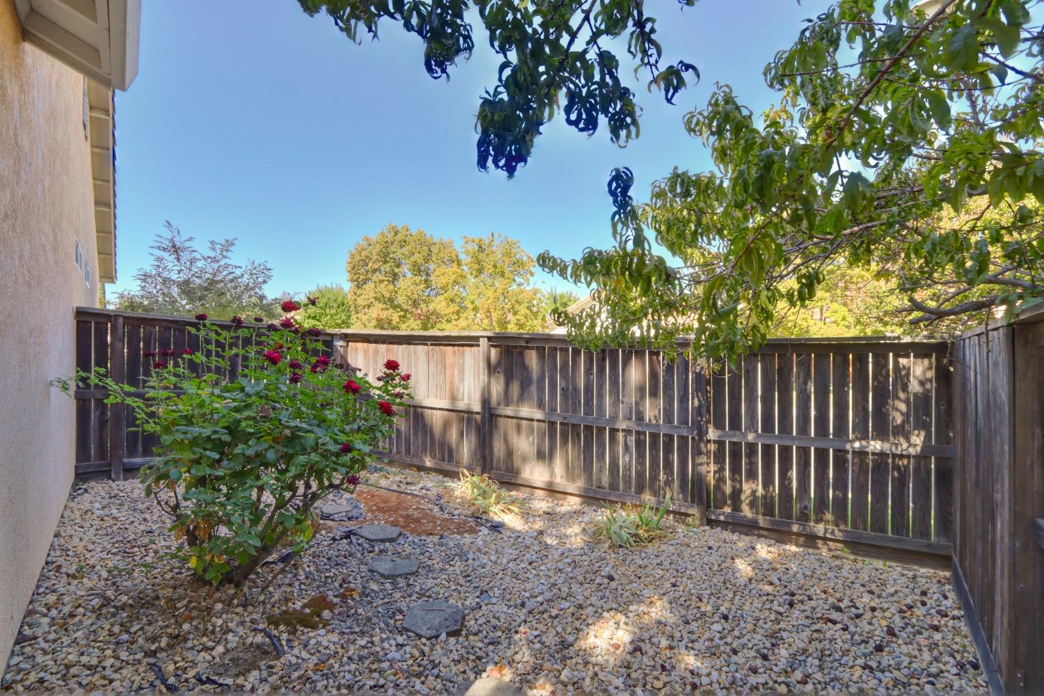 Detail Gallery Image 39 of 43 For 17 Sausalito Ct, Sacramento,  CA 95823 - 2 Beds | 2 Baths