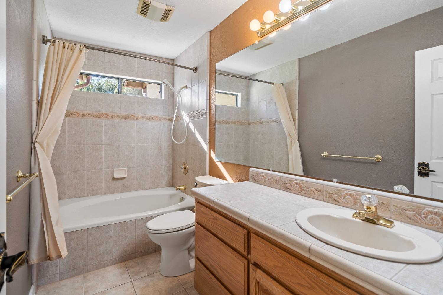 Detail Gallery Image 25 of 62 For 12134 Midway Dr, Tracy,  CA 95377 - 3 Beds | 2/1 Baths