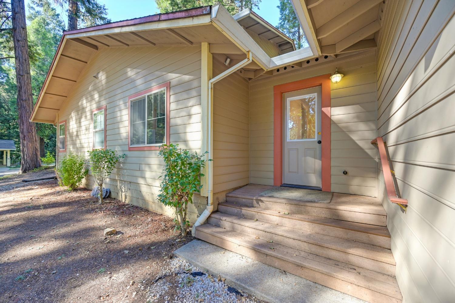 Detail Gallery Image 13 of 62 For 2090 Bourbon St, Pollock Pines,  CA 95726 - 3 Beds | 2 Baths