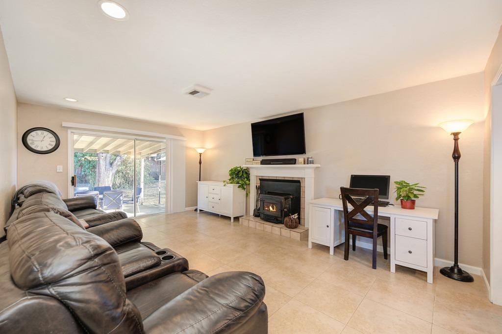 Detail Gallery Image 13 of 33 For 5414 Chauncey Way, Orangevale,  CA 95662 - 4 Beds | 2 Baths