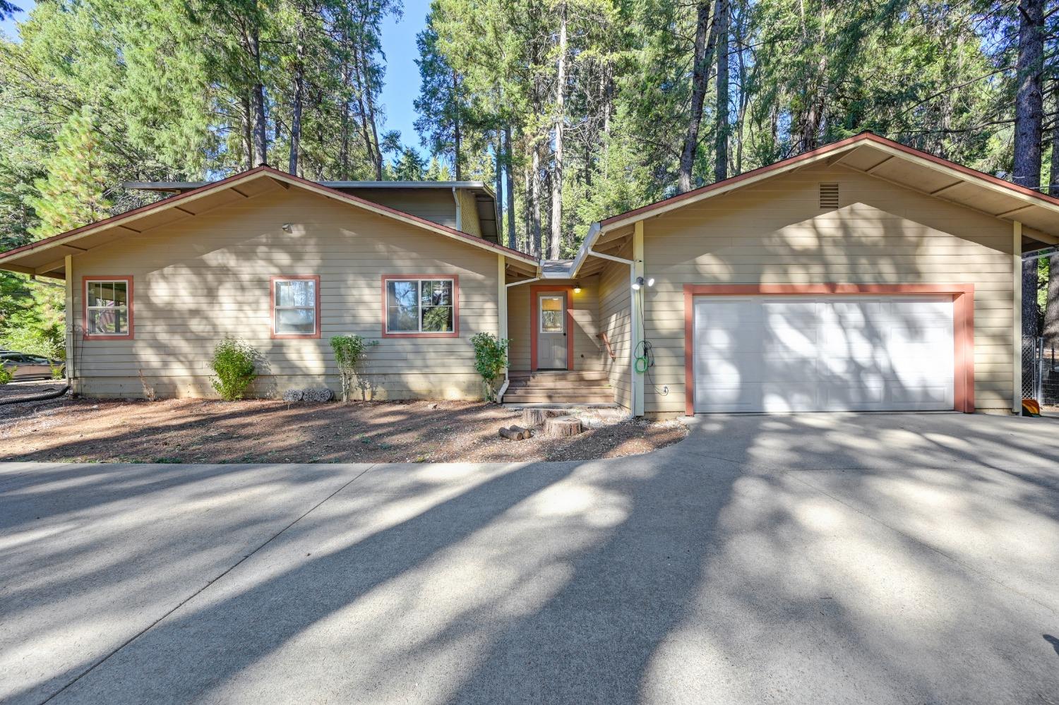 Detail Gallery Image 11 of 62 For 2090 Bourbon St, Pollock Pines,  CA 95726 - 3 Beds | 2 Baths