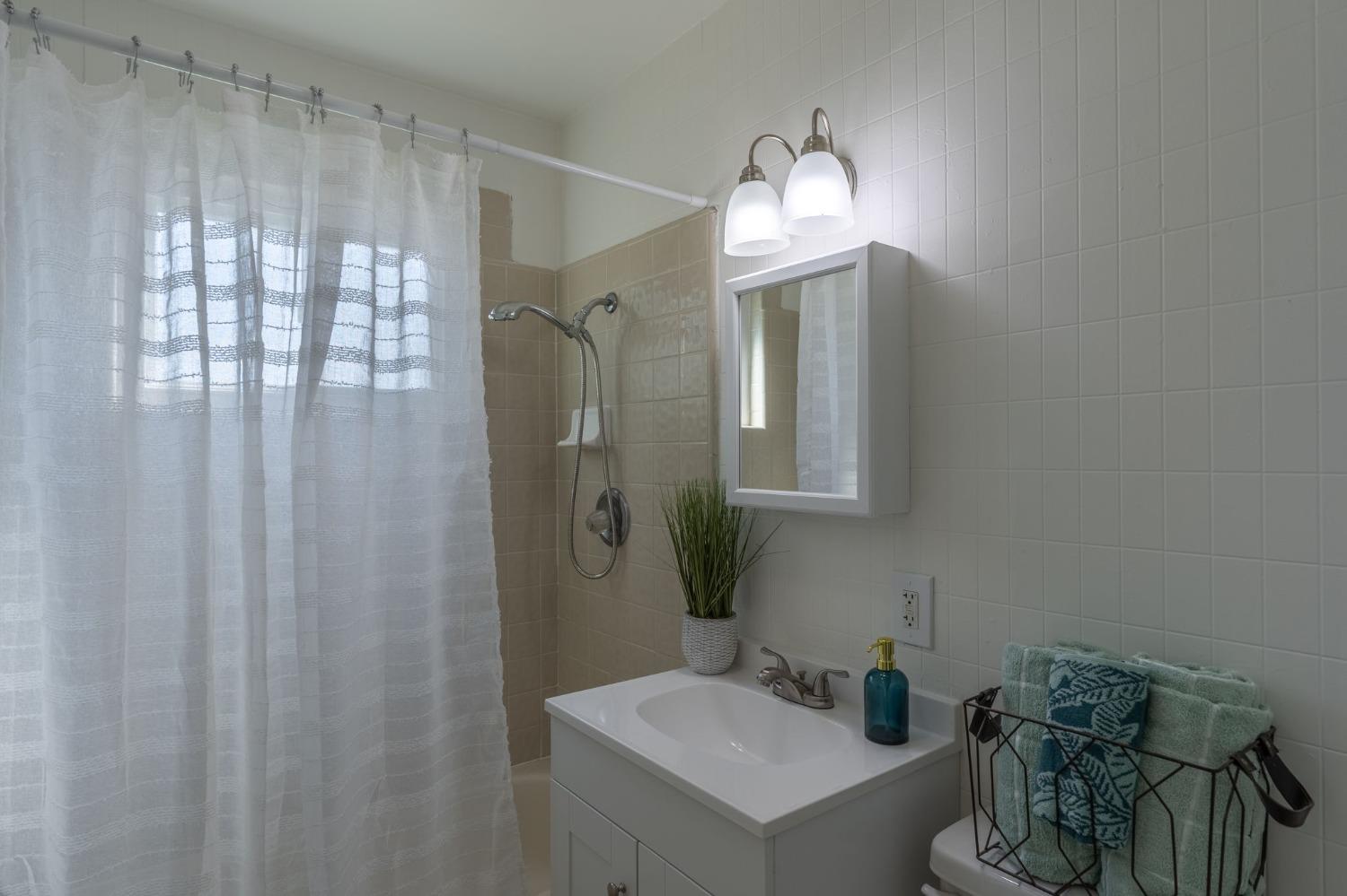 Detail Gallery Image 13 of 26 For 1640 Ellen Ave, Merced,  CA 95341 - 3 Beds | 1 Baths