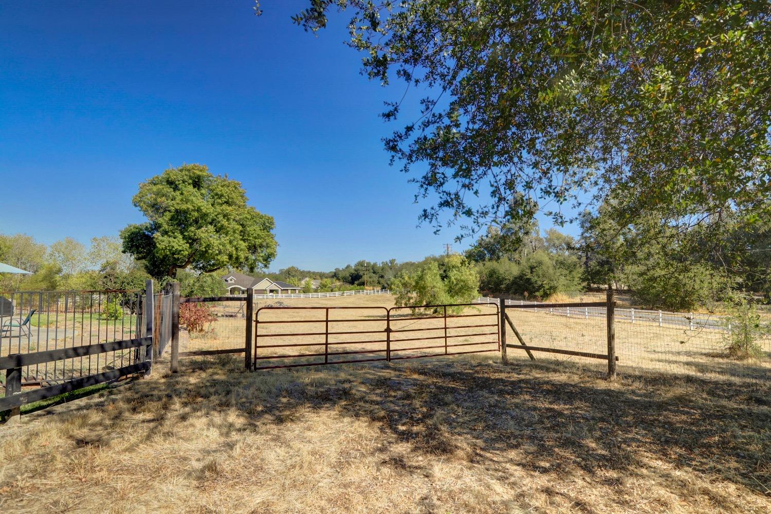 Detail Gallery Image 38 of 84 For 9027 Golden Gate Ave, Orangevale,  CA 95662 - 3 Beds | 2/1 Baths