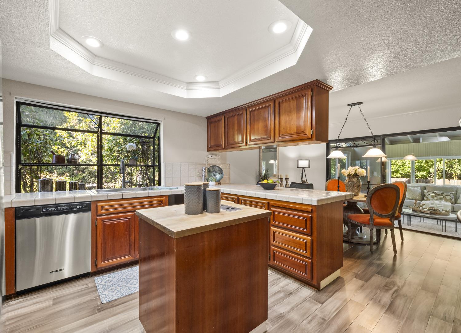 Detail Gallery Image 30 of 53 For 4200 Thistledown Dr, Fair Oaks,  CA 95628 - 4 Beds | 2/1 Baths