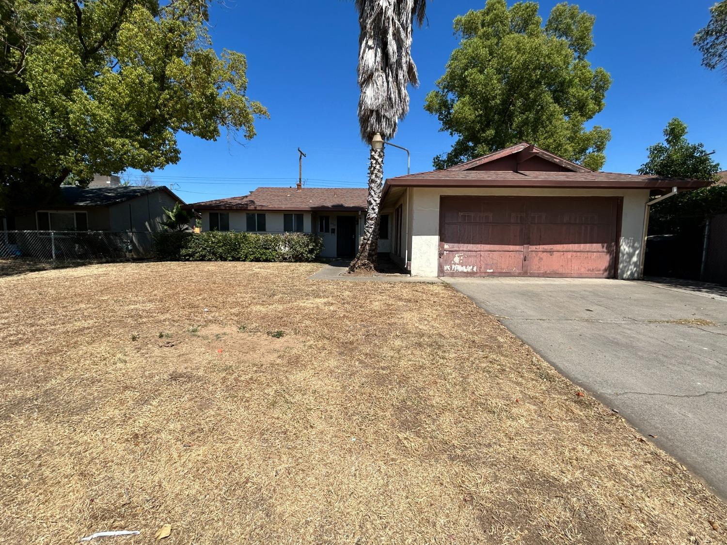 Detail Gallery Image 1 of 16 For 6917 Stillwater Way, Sacramento,  CA 95828 - 3 Beds | 1/1 Baths