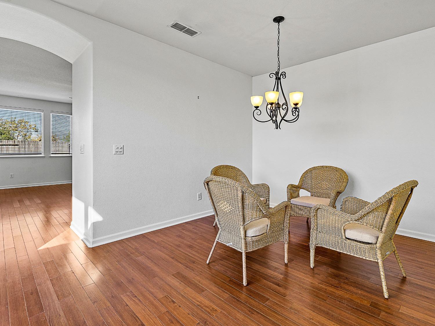 Detail Gallery Image 34 of 56 For 2065 Larkstone Pl, El Dorado Hills,  CA 95762 - 4 Beds | 2 Baths