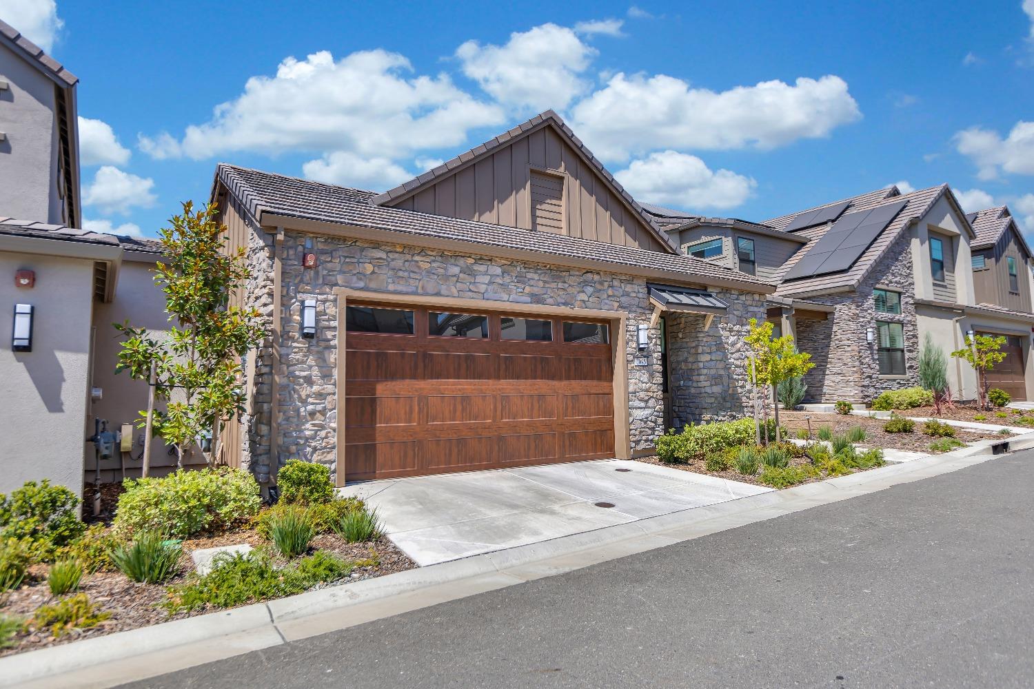 Detail Gallery Image 2 of 12 For 7070 Soleil Way, Granite Bay,  CA 95746 - 2 Beds | 2/1 Baths