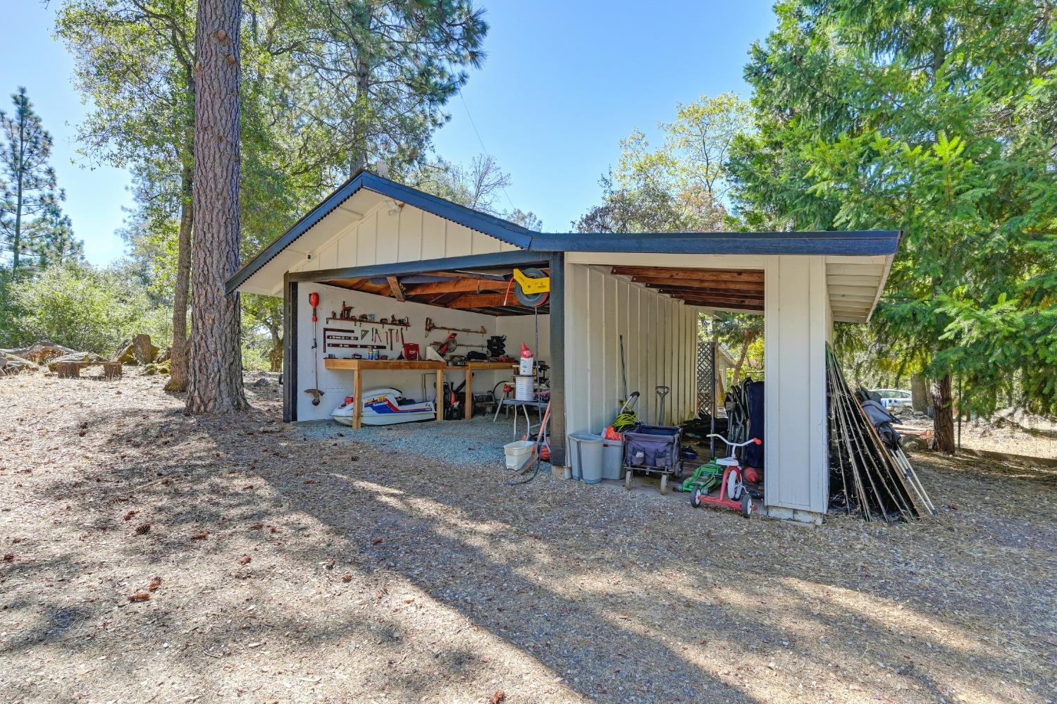 Detail Gallery Image 5 of 99 For 10493 Maranatha Pl, Grass Valley,  CA 95949 - 3 Beds | 2 Baths