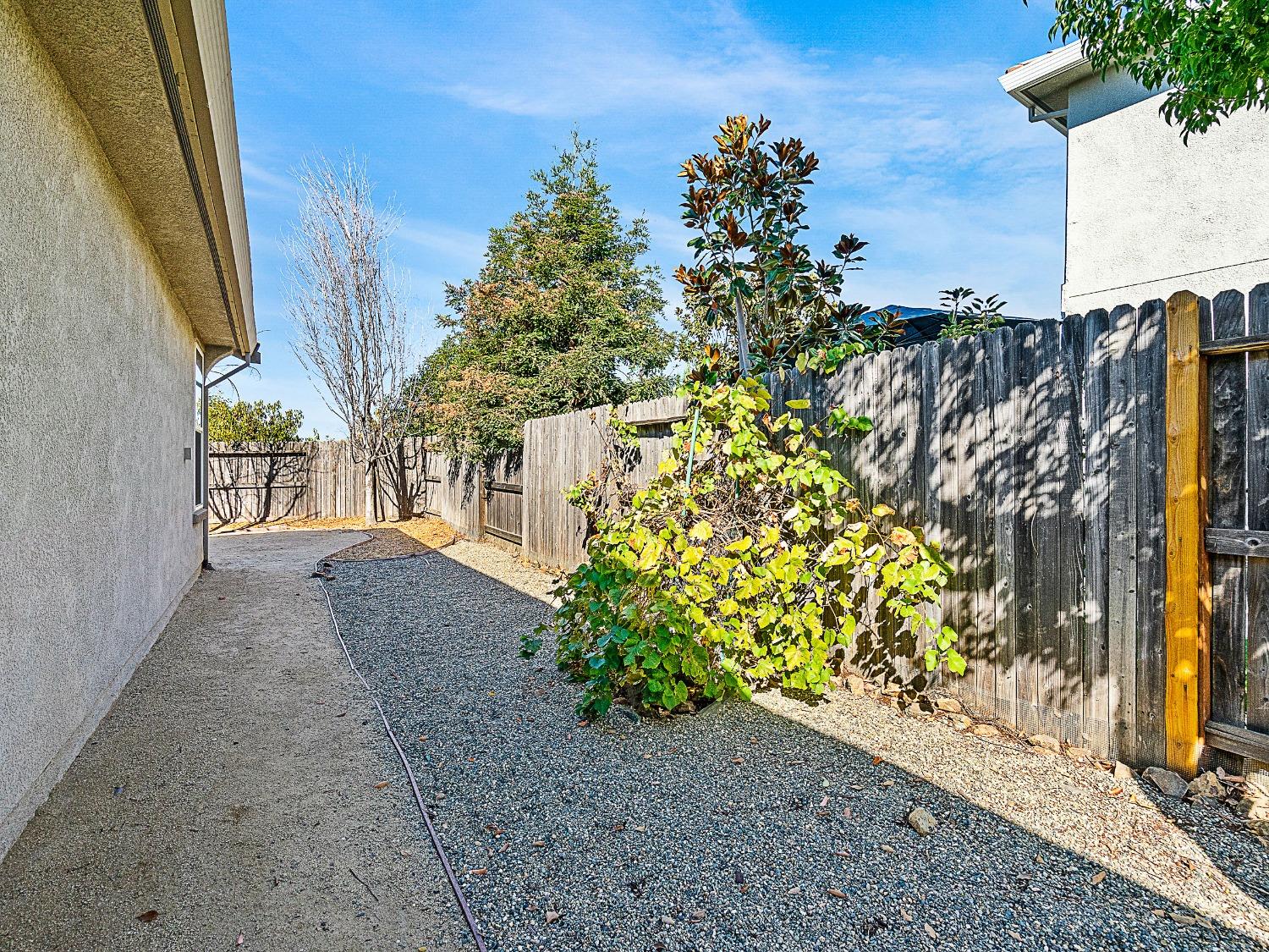 Detail Gallery Image 53 of 56 For 2065 Larkstone Pl, El Dorado Hills,  CA 95762 - 4 Beds | 2 Baths