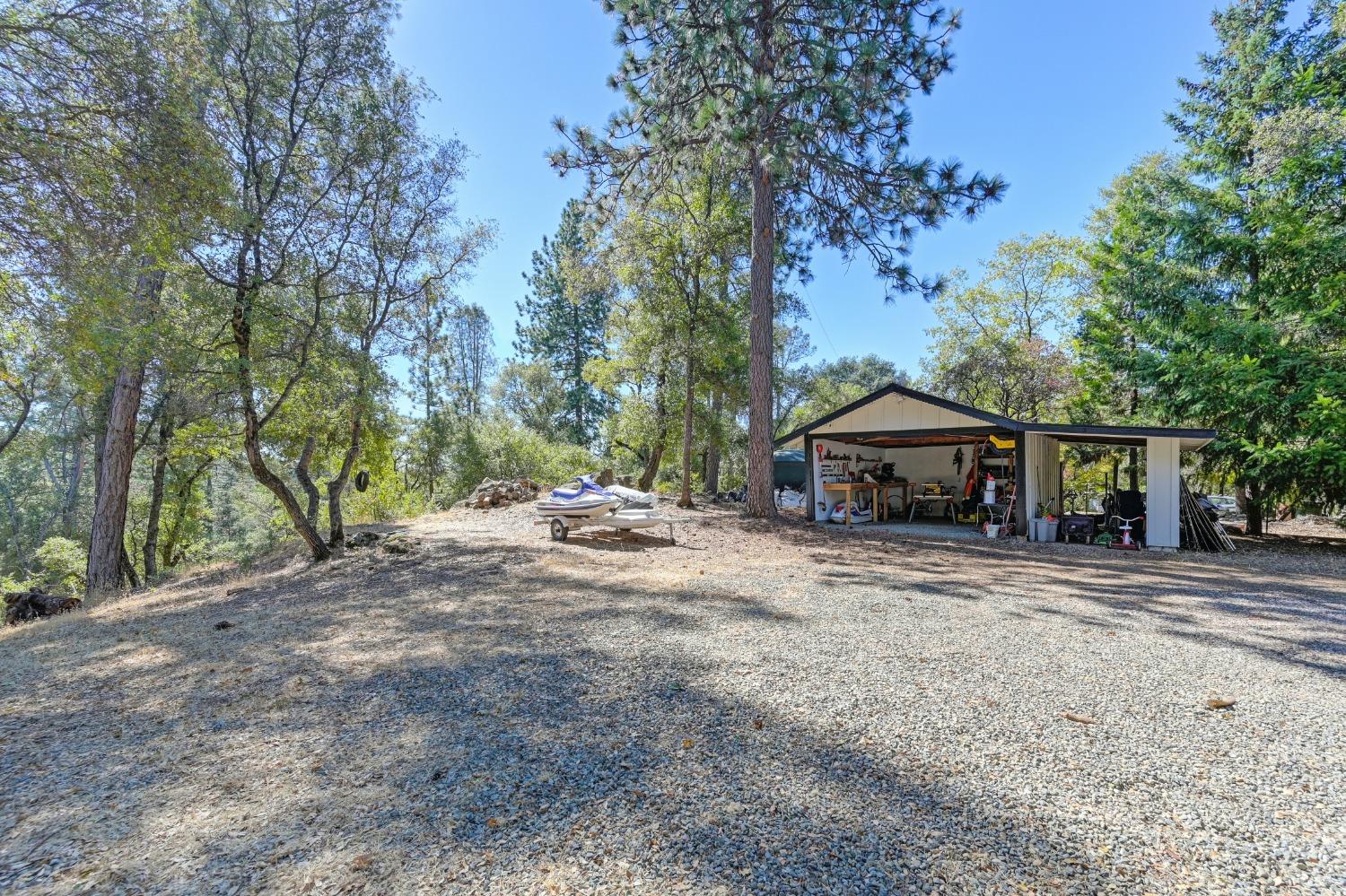 Detail Gallery Image 4 of 99 For 10493 Maranatha Pl, Grass Valley,  CA 95949 - 3 Beds | 2 Baths