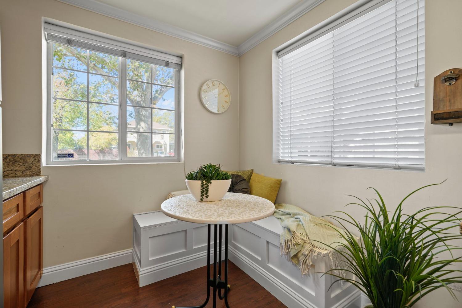 Detail Gallery Image 9 of 23 For 2655 Franklin Blvd, Sacramento,  CA 95818 - 2 Beds | 1 Baths