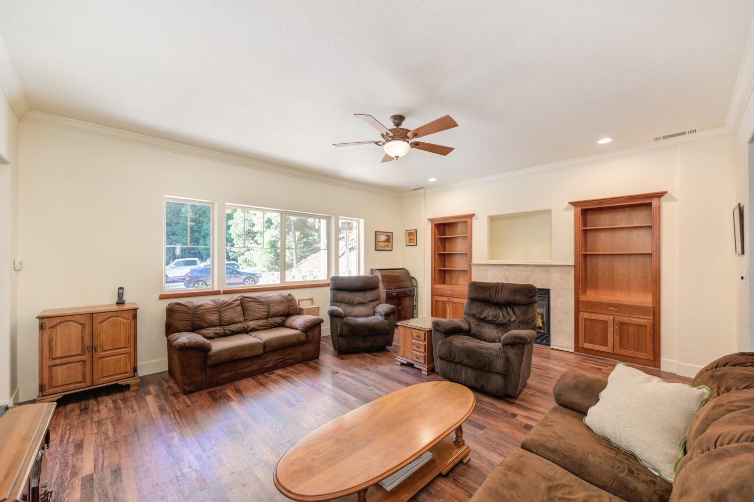 Detail Gallery Image 16 of 62 For 2090 Bourbon St, Pollock Pines,  CA 95726 - 3 Beds | 2 Baths