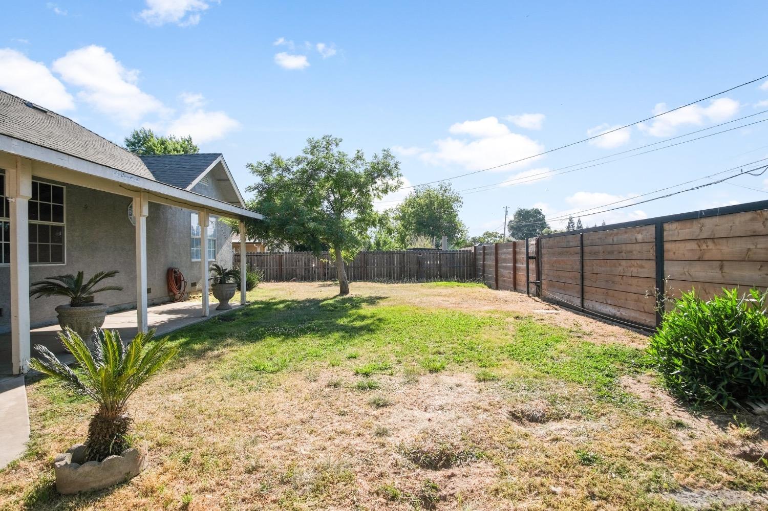 Detail Gallery Image 3 of 28 For 4660 Santa Fe Ave, Oakdale,  CA 95361 - 3 Beds | 2 Baths